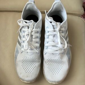 Adidas bounce white tennis shoes Fluidflow 2.0